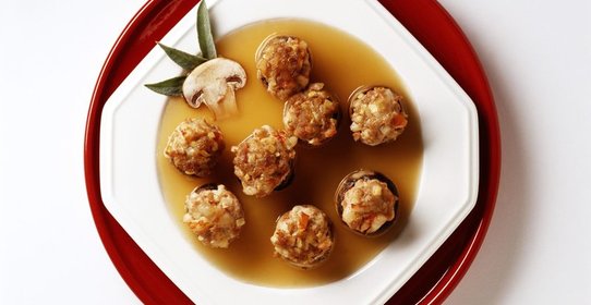 Тефтели с капустой и фундуком