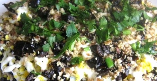 Куриный салат с черносливом