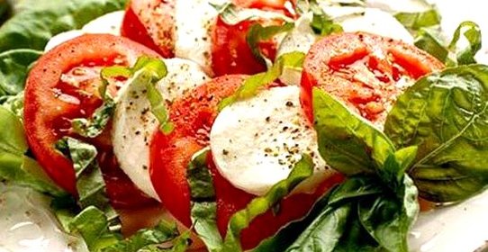 Капрезе с бальзамическим уксусом