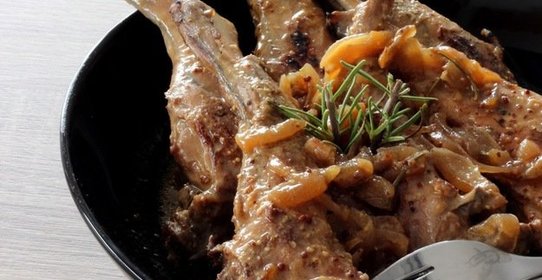 Кроличьи бердышки с медом и горчицей