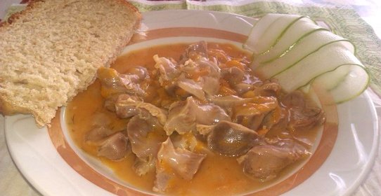 Гуляш из куриных желудочков