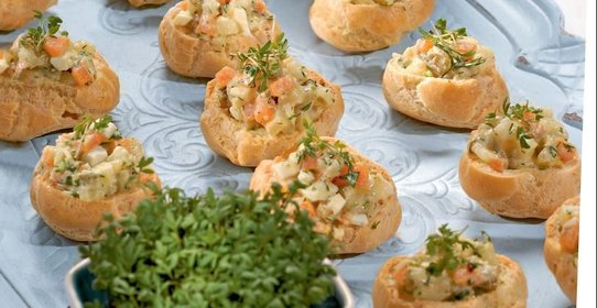 Профитроли с картофельным салатом