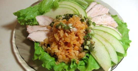 Салат из чечевицы с мясом