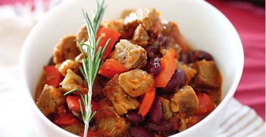 Чили из красной фасоли со свининой