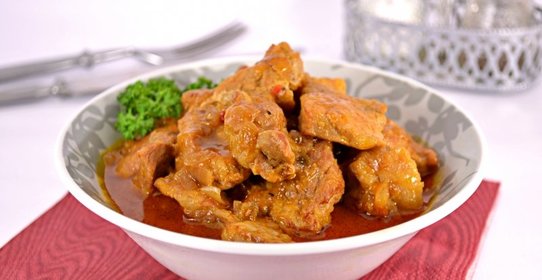 Свинина тушеная в медово-горчичном соусе