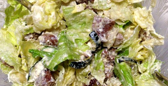 Теплый салат из индейки, цукини и брынзы с горчичной заправкой