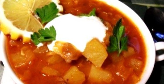 Гуляш из говядины с картошкой