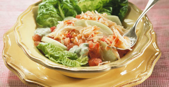 Салат из крабов, яблок и апельсинов