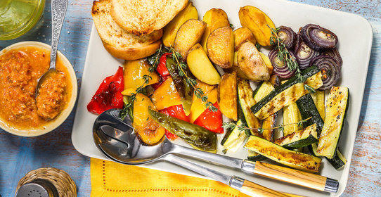 Овощное ассорти с соусом ромеско