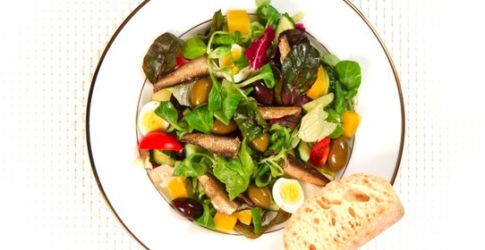 Балтийский салат со шпротами