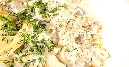 Куриное филе с грибами в сырно-сливочном соусе