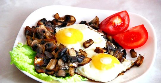 Яичница с шампиньонами
