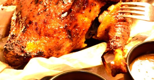 Утка, запеченная в апельсиново-медовой глазури