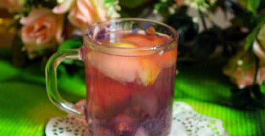 Компот из яблок и черноплодной рябины