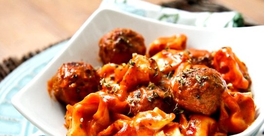 Куриные тефтели в томатном соусе