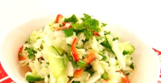 Салат из пекинской капусты с огурцом