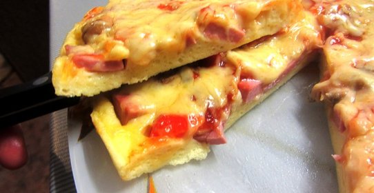 Быстрая пицца из сметанного теста