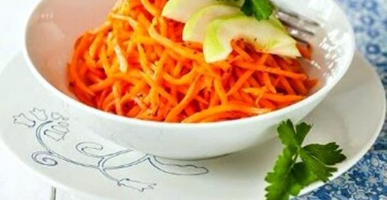 Салат из моркови с яблоком
