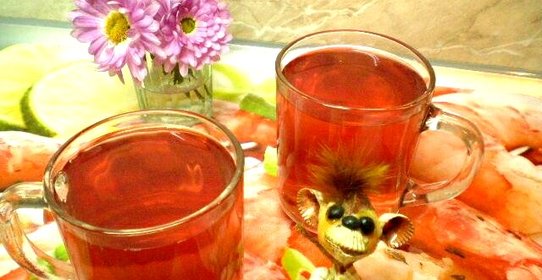 Айвовый компот с черной смородиной