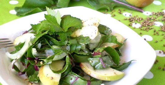 Сыроедческое блюдо из свекольной ботвы