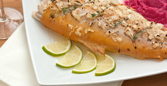 Янтарная форель запеченная с луком