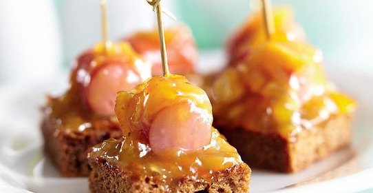Канапе с сосисками в апельсиновой глазури