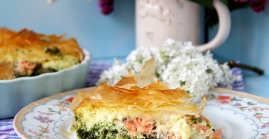 Свинина, запеченная с луком и сыром