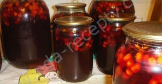 Компот из яблок и черноплодной рябины на зиму