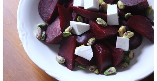 Салат со свеклой и рикоттой