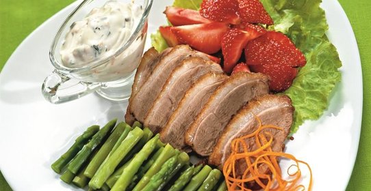 Салат с клубникой