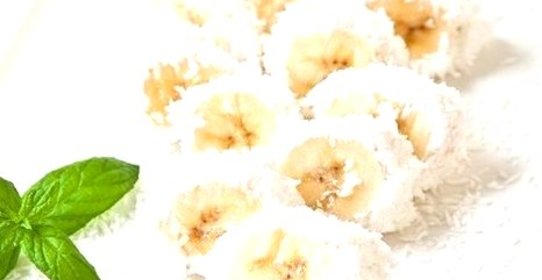 Бананы в кокосе и сливках