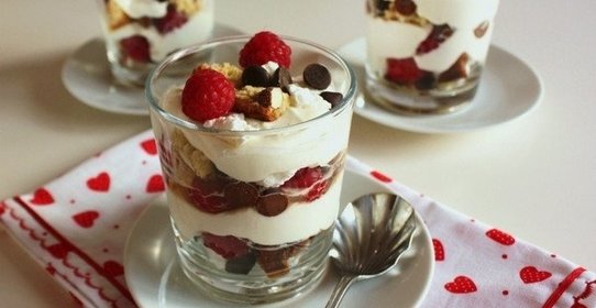 Салат из отварной говядины с помидорами