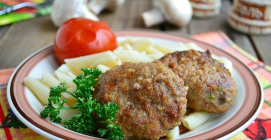 Мясные котлеты с кабачком и грибами