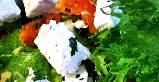 Овощной салат с сербской брынзой