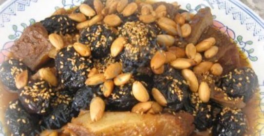 Тушеное мясо с черносливом