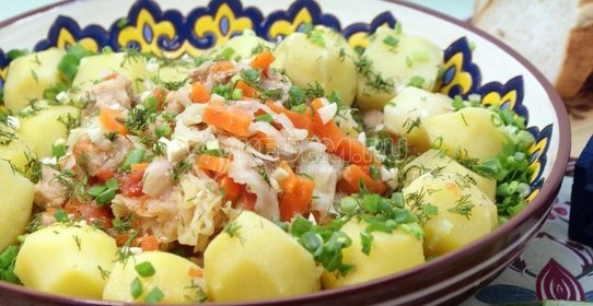 Мясо тушеное с овощами и зеленью
