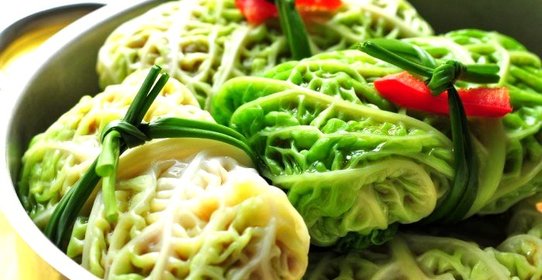 Печеные голубцы из савойской капусты