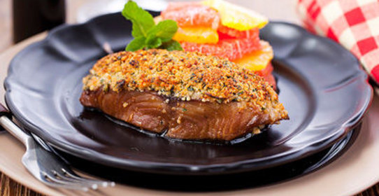 Черная треска под корочкой из апельсиновой гремолаты с салатом из цитрусовых