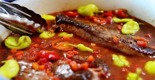 Острая тушеная говядина по-итальянски