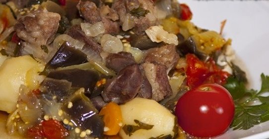 Баранина с овощами в казане