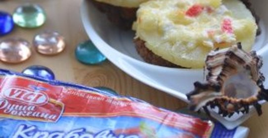 Котлеты с ананасами и крабовыми палочками