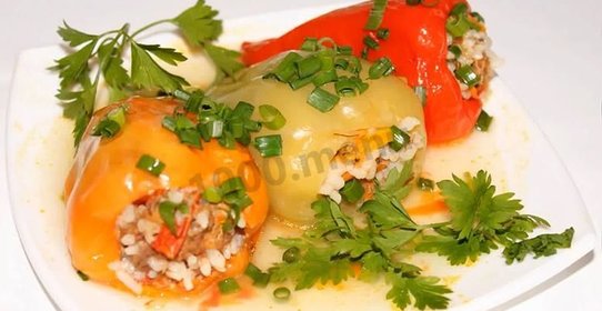 Перцы фаршированные мясом и рисом в мультиварке