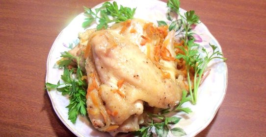 Тушеные куриные крылышки