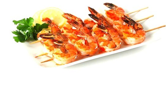 Шашлыки из креветок, лимонов и лаврового листа