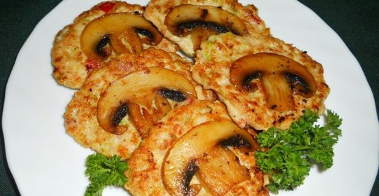 Котлеты куриные с овощами и шампиньонами