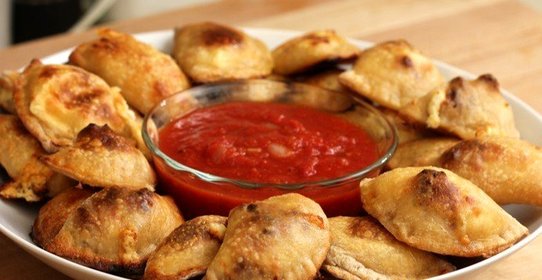 Пирожки из песочного теста с лососем