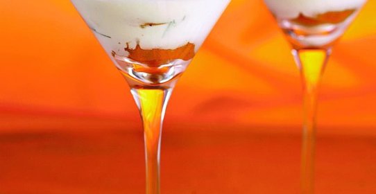 Абрикосы с мятой и кефиром