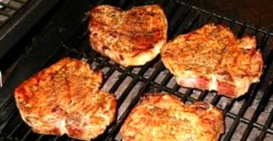 Свиные отбивные на гриле
