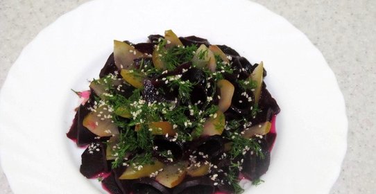 Салат со свеклой и грушей