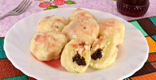 Творожные клецки с шоколадом